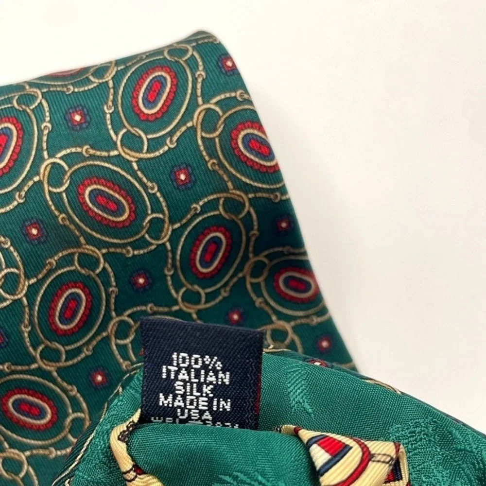 Tommy Hilfiger Mens Green Geometric Medallion Silk Tie Made in USA Italian Silk